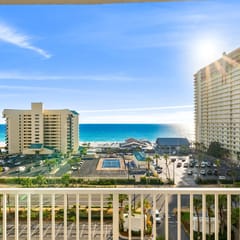 Dolphin Views! Laketown Wharf - 7th Floor!