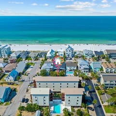 Holiday Haven! 2-Min Walk to Sandy Beach!