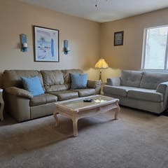 Coral Cottage! Steps to Pool From Back Door!