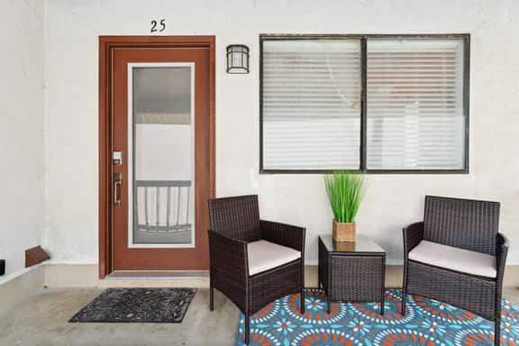 The Beach & The Bum! 2-Min Walk to Sandy Beach! - Image 1