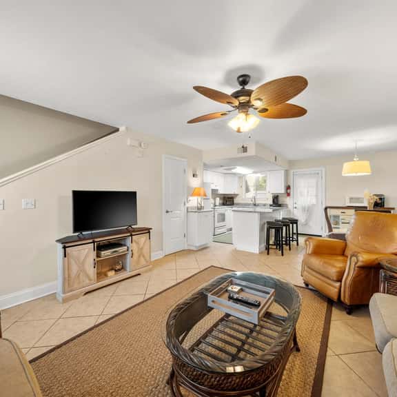 Endless Summer! Sleeps 7! Golf Cart Available! - Image 1