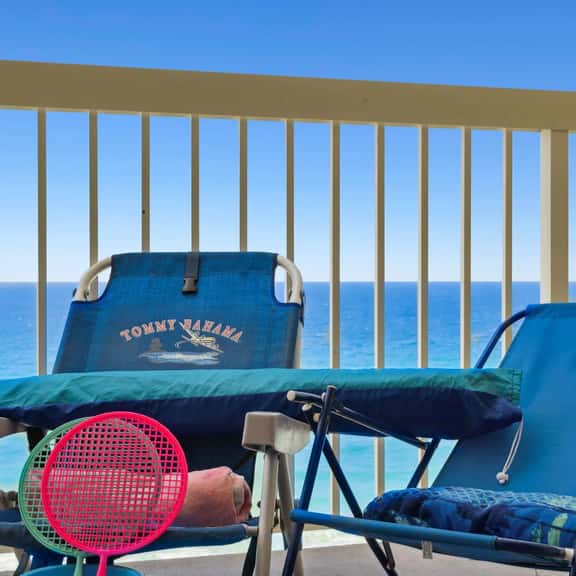 Beach Please! Quiet West End - 2 full Bathrooms! - Image 1