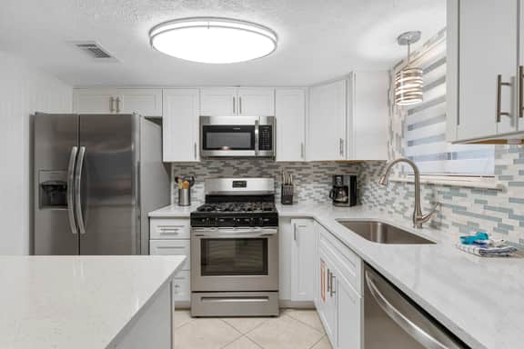 Pet Friendly Paradise! Next to Pools, Pickle Ball & More!