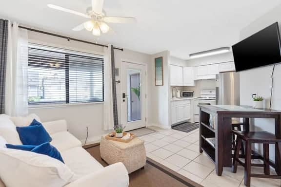 Holiday Haven! 2-Min Walk to Sandy Beach! - Image 4