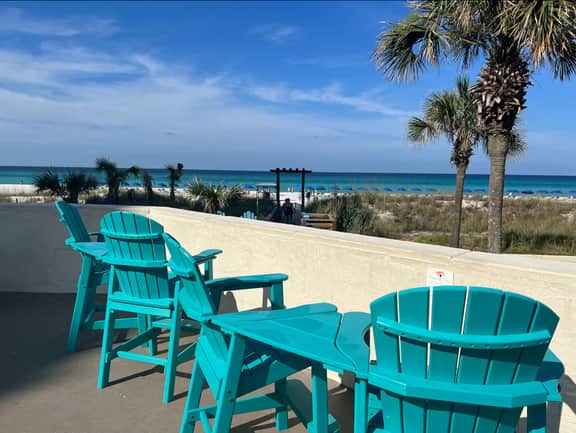 Tootsie's Next Door! Top of The Gulf! - Image 3